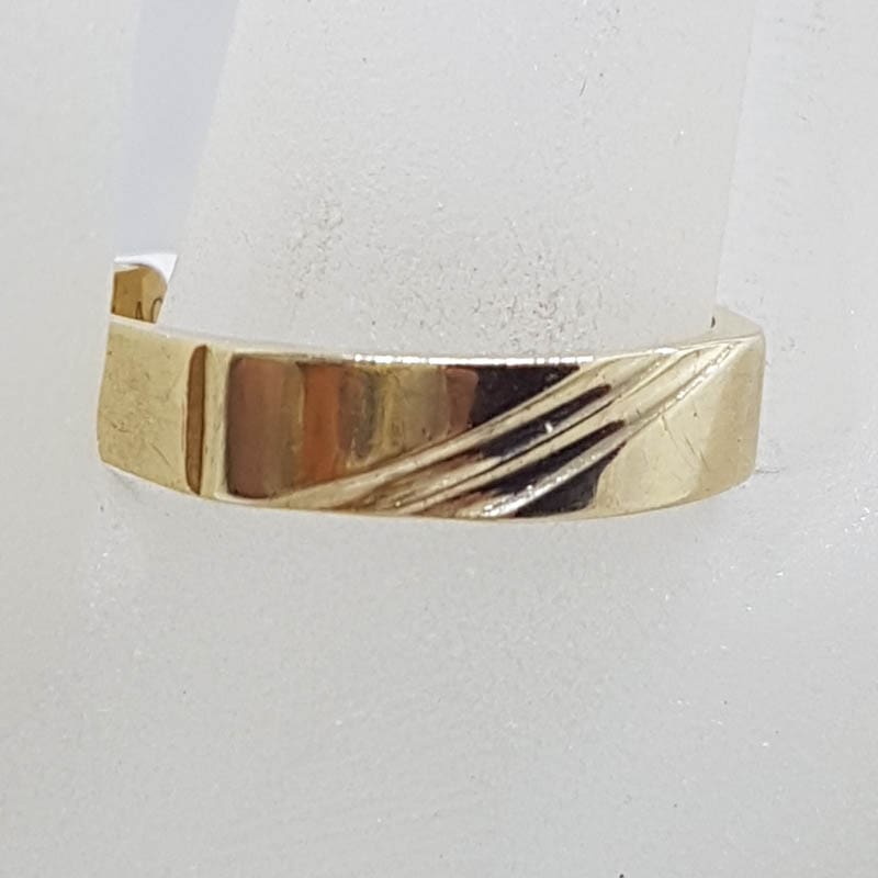 9ct Yellow Gold Rectangular Gents Striped Band Signet Ring