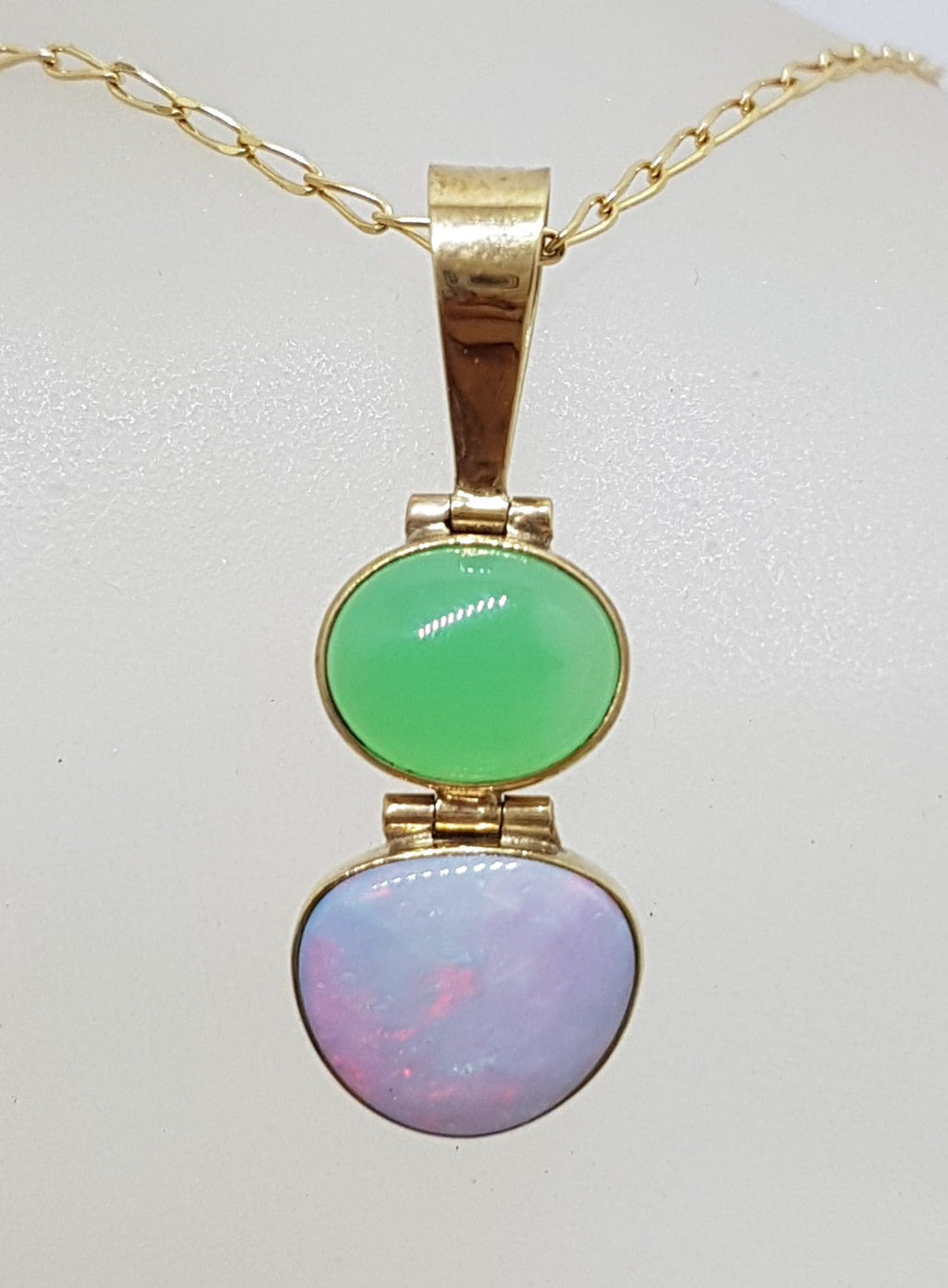 9ct Yellow Gold Opal and Australian Jade / Chrysoprase Pendant on 9ct Gold Chain