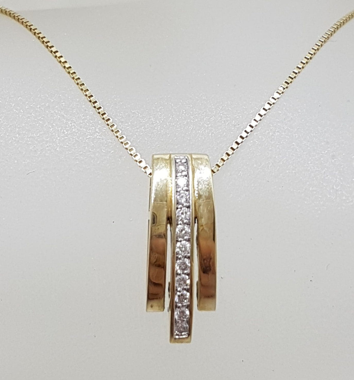 10ct Yellow Gold Diamond Lines Pendant on Gold Chain
