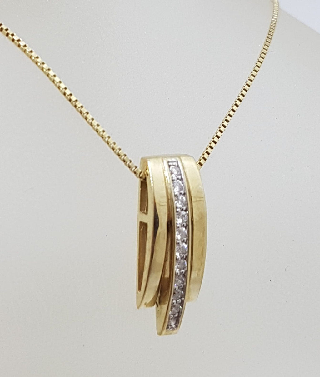 10ct Yellow Gold Diamond Lines Pendant on Gold Chain