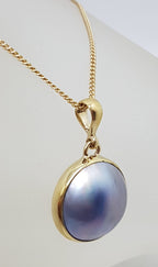 9ct Yellow Gold Round Shape Grey / Blue Mabe Pearl Pendant on Gold Chain