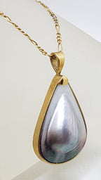 9ct Yellow Gold Large Teardrop Shape Grey / Blue / Black Mabe Pearl Pendant on Gold Chain