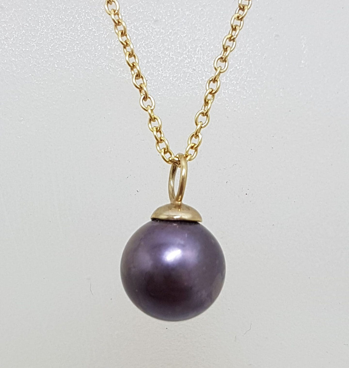 9ct Yellow Gold Black / Blue Pearl Pendant on Gold Chain