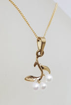 9ct Yellow Gold 3 Pearl with Leaf Design Pendant on Gold Chain