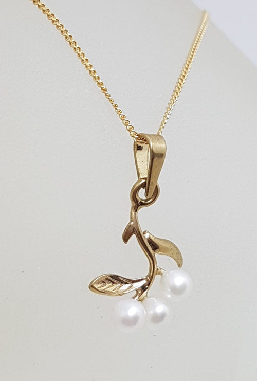 9ct Yellow Gold 3 Pearl with Leaf Design Pendant on Gold Chain