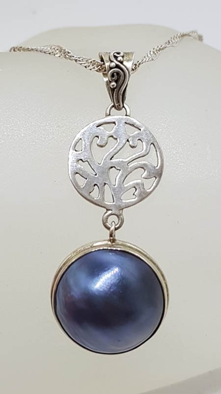 Sterling Silver Blue / Black Round Mabe Pearl Ornate Filigree Circle Pendant on Silver Chain