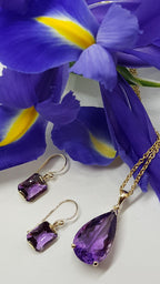 9ct Yellow Gold Large Teardrop / Pear Shape Claw Set Amethyst Pendant on Gold Chain