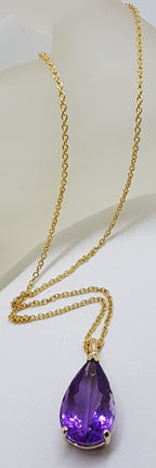 9ct Yellow Gold Large Teardrop / Pear Shape Claw Set Amethyst Pendant on Gold Chain