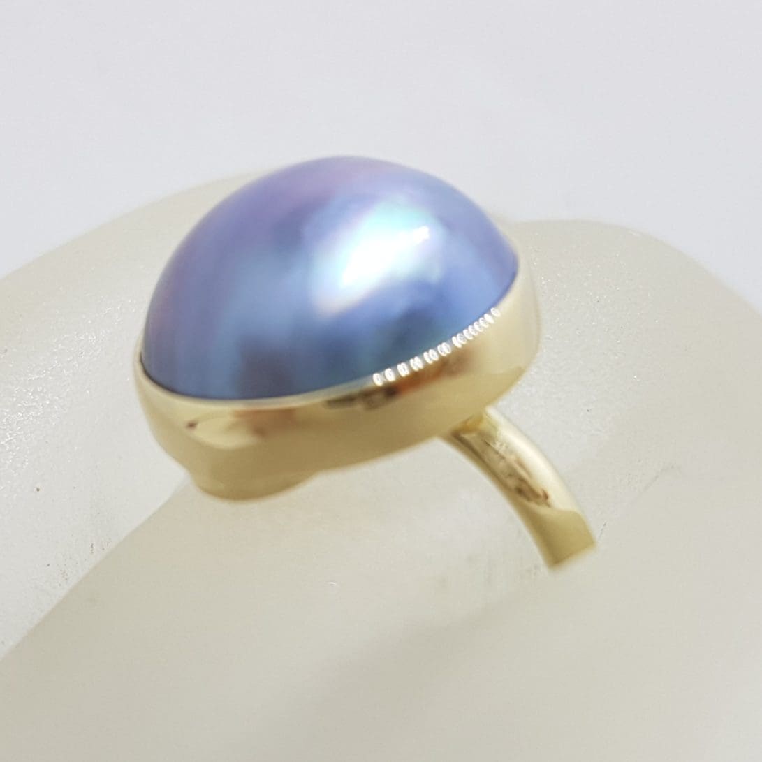 9ct Yellow Gold Bezel Set Round Dark Blue / Black Mabe Pearl Ring