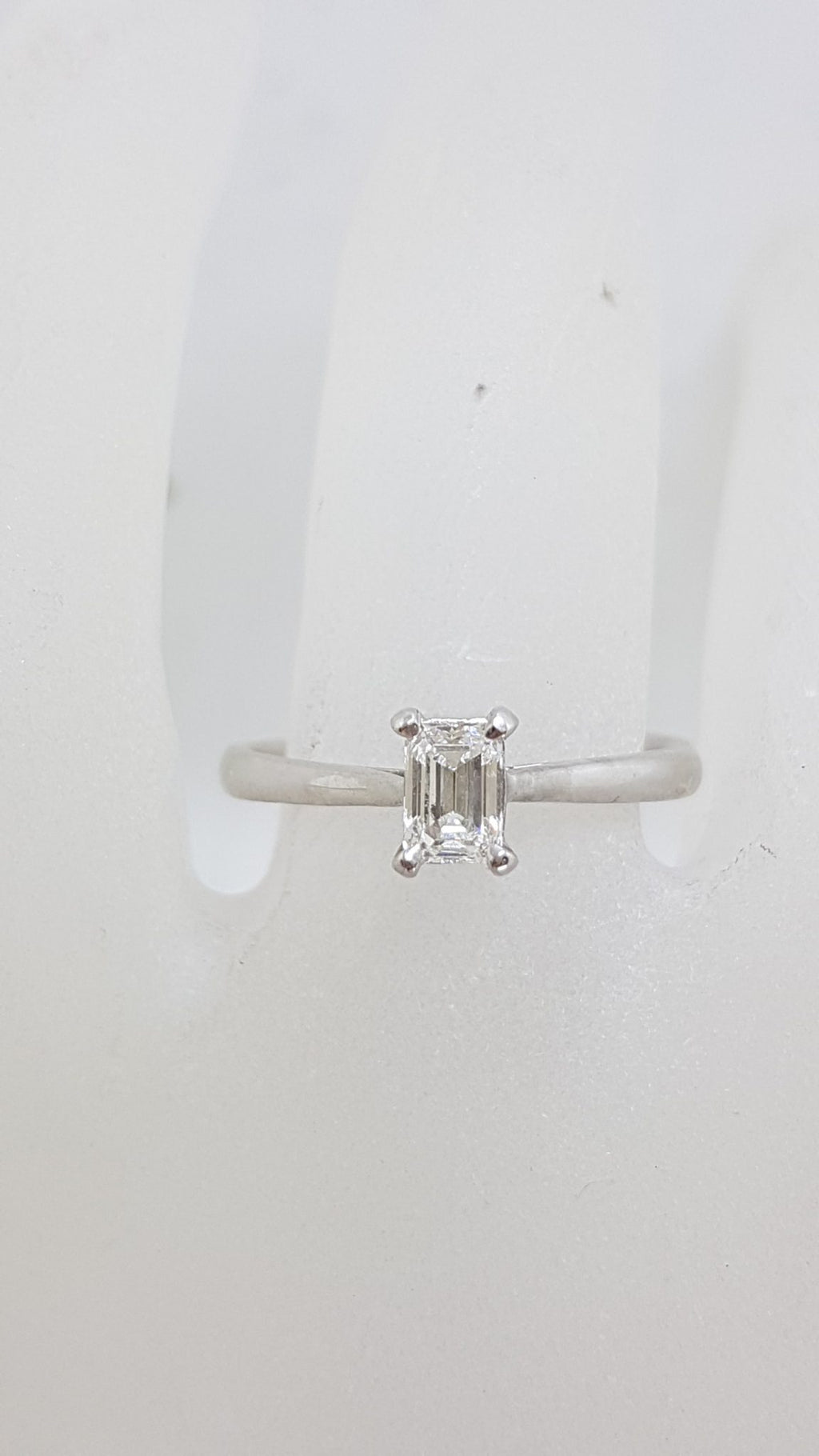 9ct White Gold Claw Set Rectangular Baguette Diamond Solitaire Engagement Ring