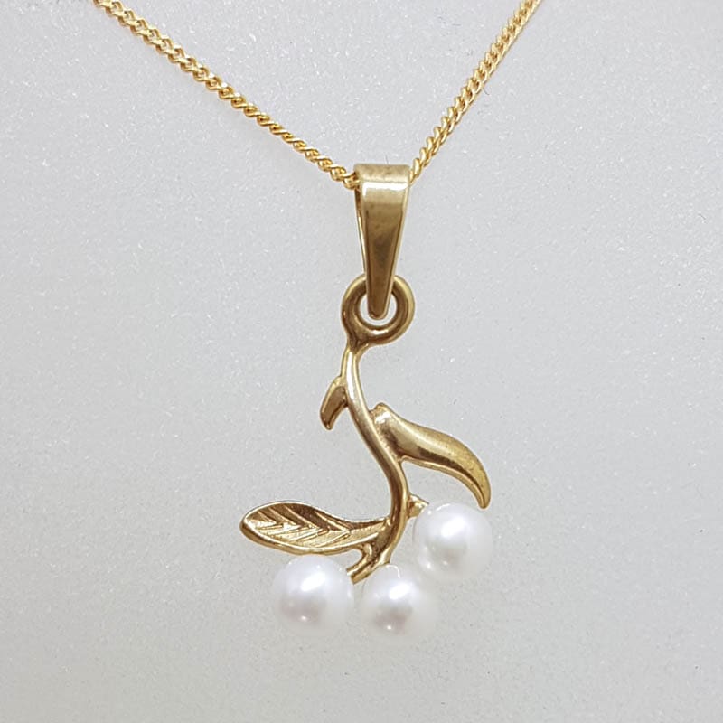 9ct Yellow Gold 3 Pearl with Leaf Design Pendant on Gold Chain