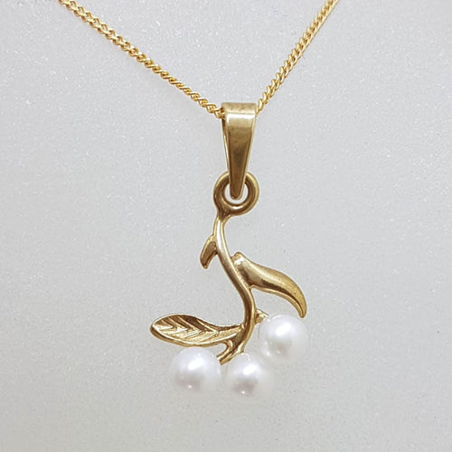 9ct Yellow Gold 3 Pearl with Leaf Design Pendant on Gold Chain