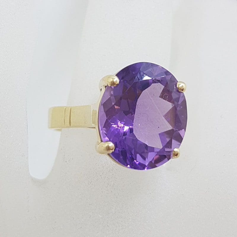 9ct Yellow Gold Large Oval Claw Set Amethyst Ring