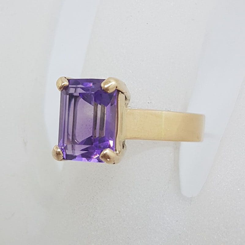 9ct Rose Gold Rectangular Claw Set Amethyst Ring