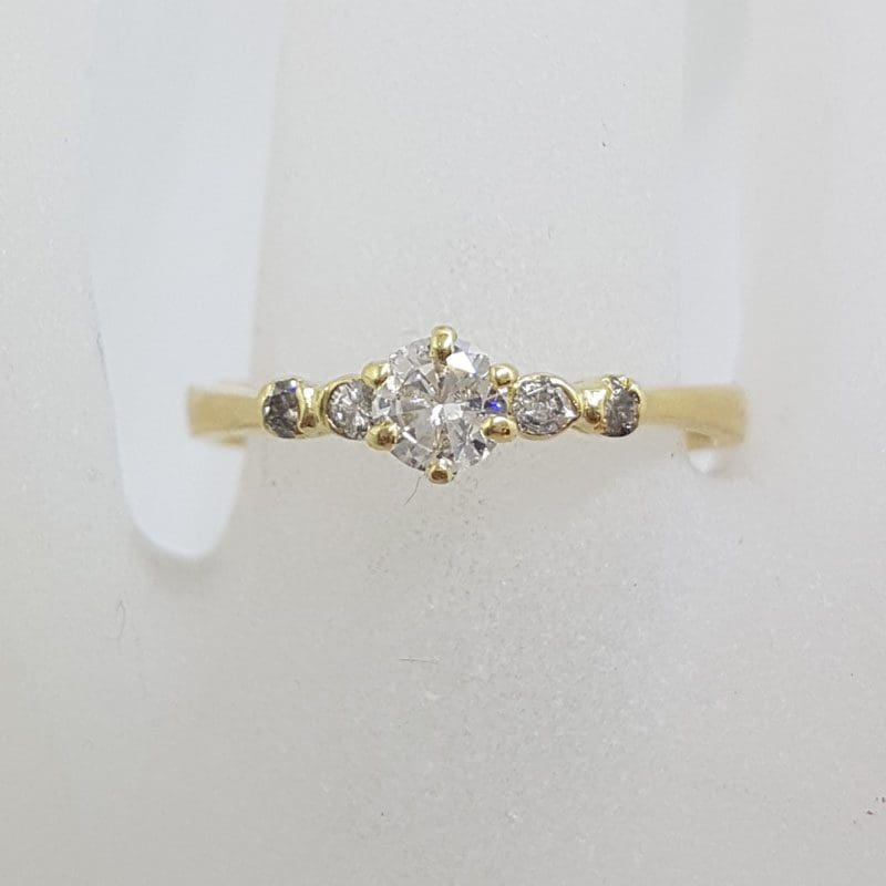 18ct Yellow Gold 5 Diamond Claw Set Engagement / Dress Ring - Antique / Vintage