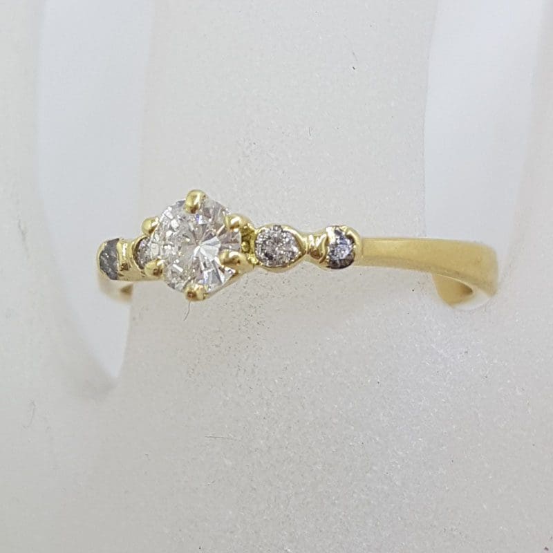18ct Yellow Gold 5 Diamond Claw Set Engagement / Dress Ring - Antique / Vintage