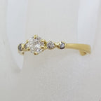 18ct Yellow Gold 5 Diamond Claw Set Engagement / Dress Ring - Antique / Vintage