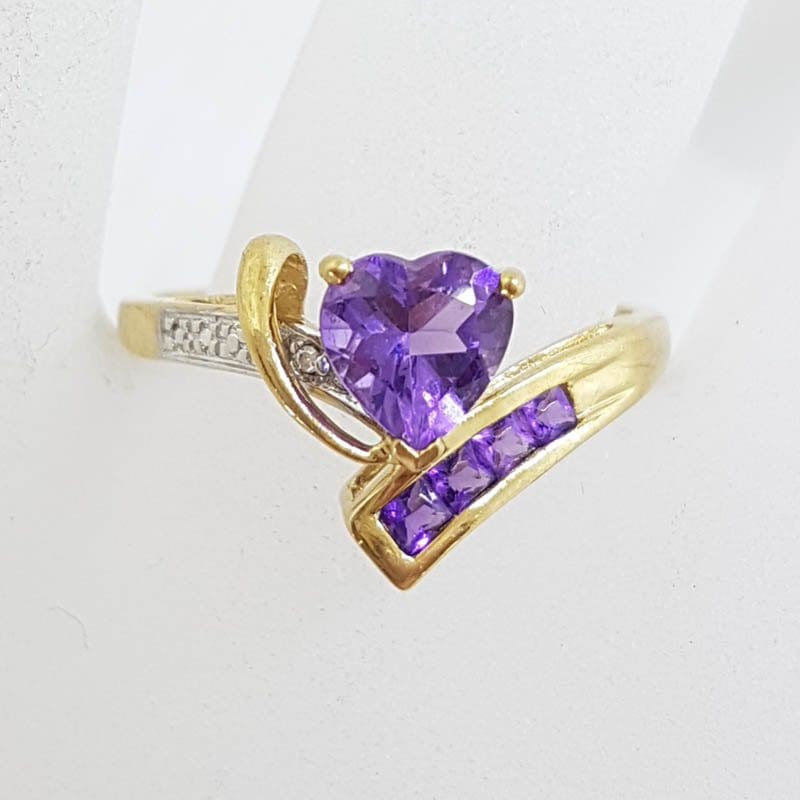 9ct Yellow Gold Diamonds with Amethyst Heart Ring