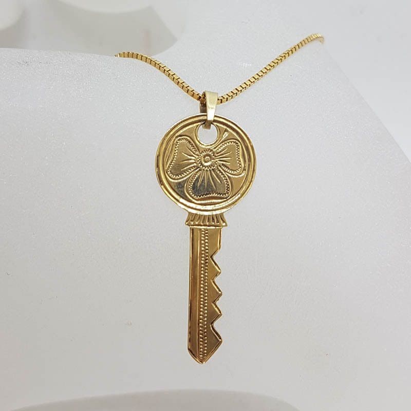 9ct Yellow Gold Ornate Key Pendant on Gold Chain - Antique / Vintage