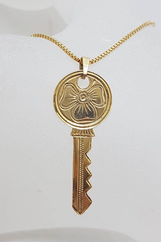 9ct Yellow Gold Ornate Key Pendant on Gold Chain - Antique / Vintage