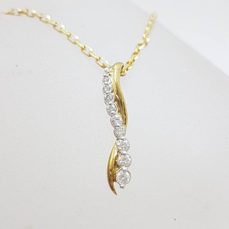 9ct Yellow Gold Diamond Twist Pendant on Gold Chain
