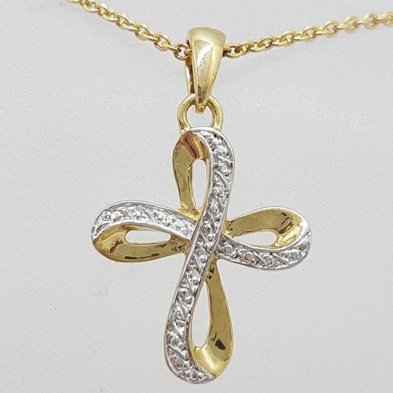 9ct Yellow Gold Diamond Crucifix / Cross Pendant on 9ct Chain - Twist