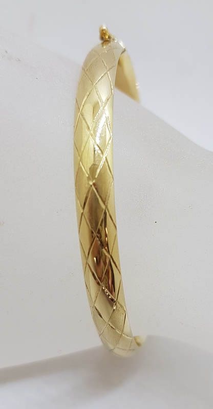 9ct Yellow Gold Diamond Pattern / Design Hinged Bangle