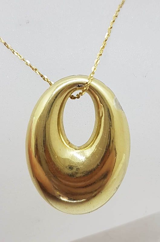 9ct Yellow Gold Oval Pendant on Gold Chain