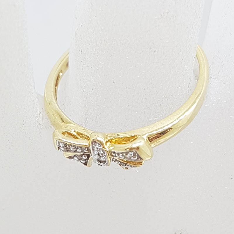 10ct Yellow Gold Diamond Bow Shape Ring