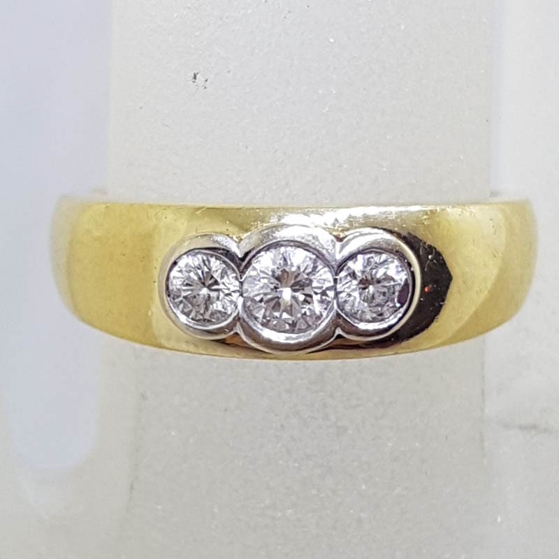 18ct Yellow Gold Bezel Set Trilogy Diamond Ring - Heavy