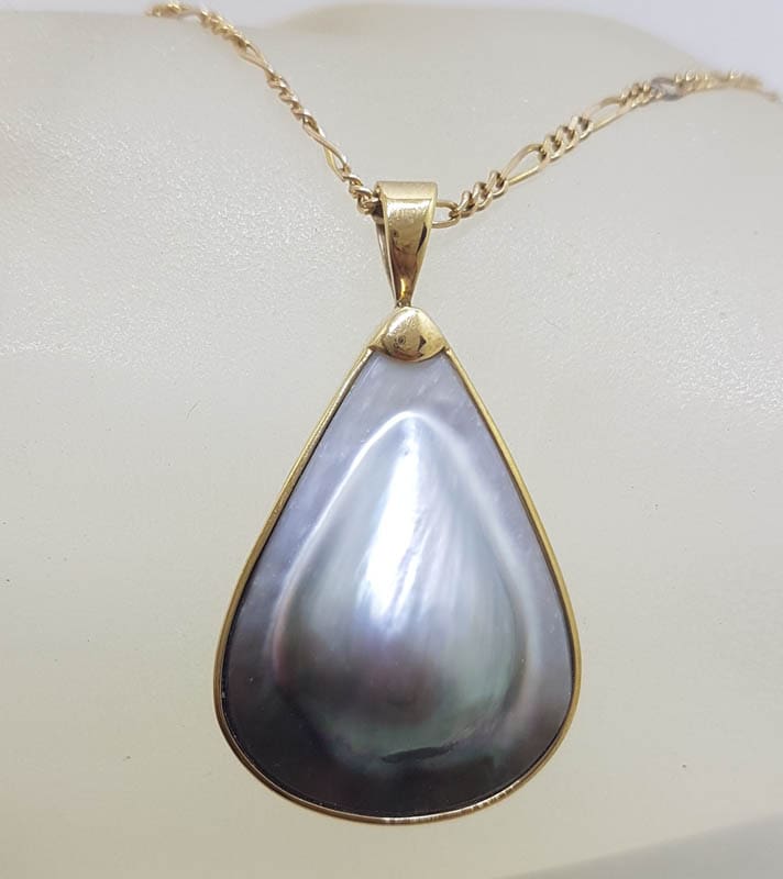 9ct Yellow Gold Large Teardrop Shape Grey / Blue / Black Mabe Pearl Pendant on Gold Chain