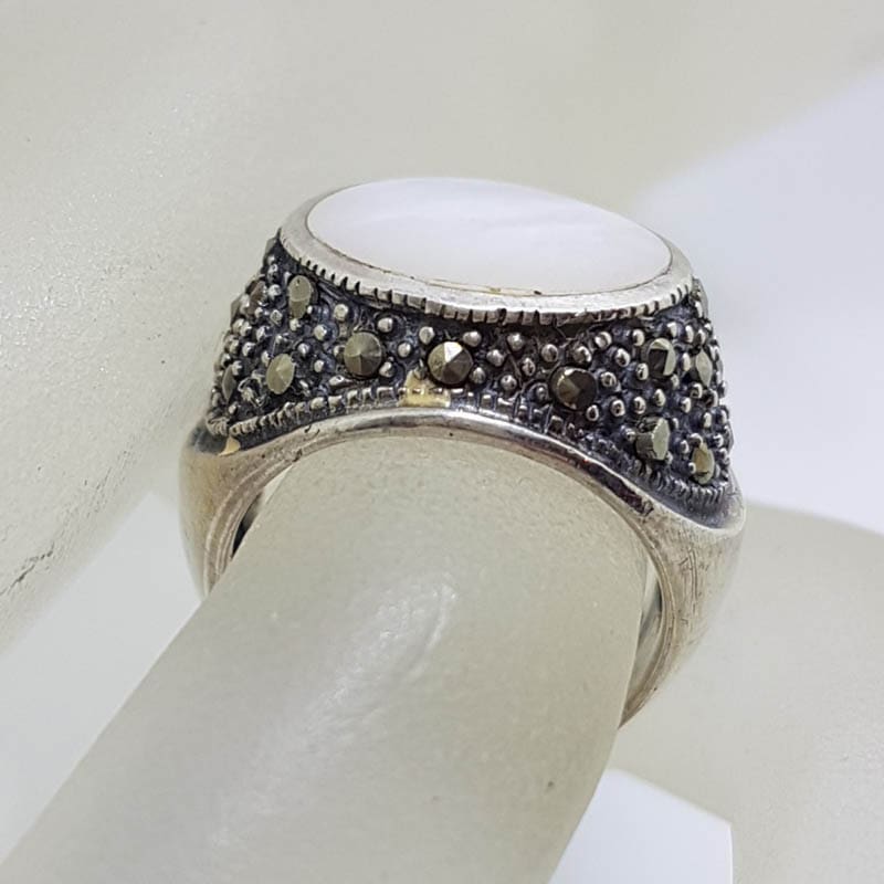 Sterling Silver Mother of Pearl &amp; Marcasite Round Ring