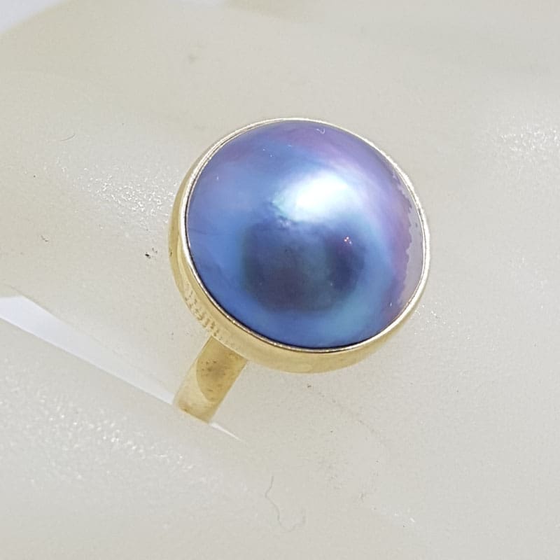 9ct Yellow Gold Bezel Set Round Dark Blue / Black Mabe Pearl Ring