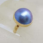 9ct Yellow Gold Bezel Set Round Dark Blue / Black Mabe Pearl Ring