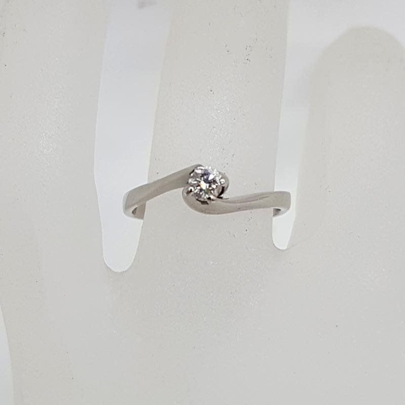18ct White Gold Diamond Solitaire Curved Engagement Ring / Dress Ring - Vintage