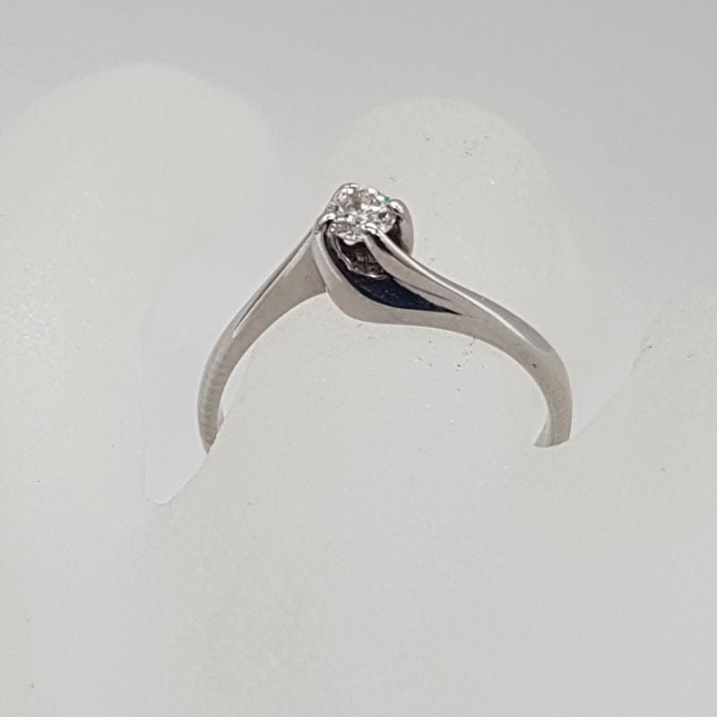 18ct White Gold Diamond Solitaire Curved Engagement Ring / Dress Ring - Vintage