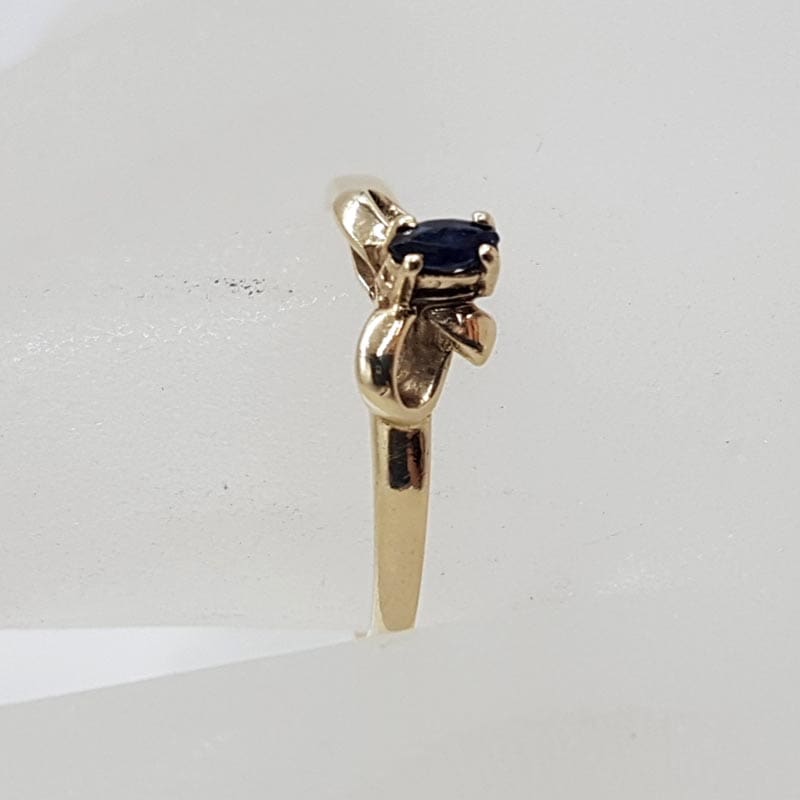 9ct Yellow Gold Natural Sapphire Bow / Ribbon Ring