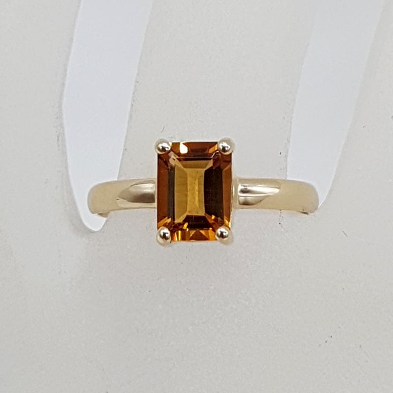 9ct Yellow Gold Citrine Rectangular Claw Set Ring