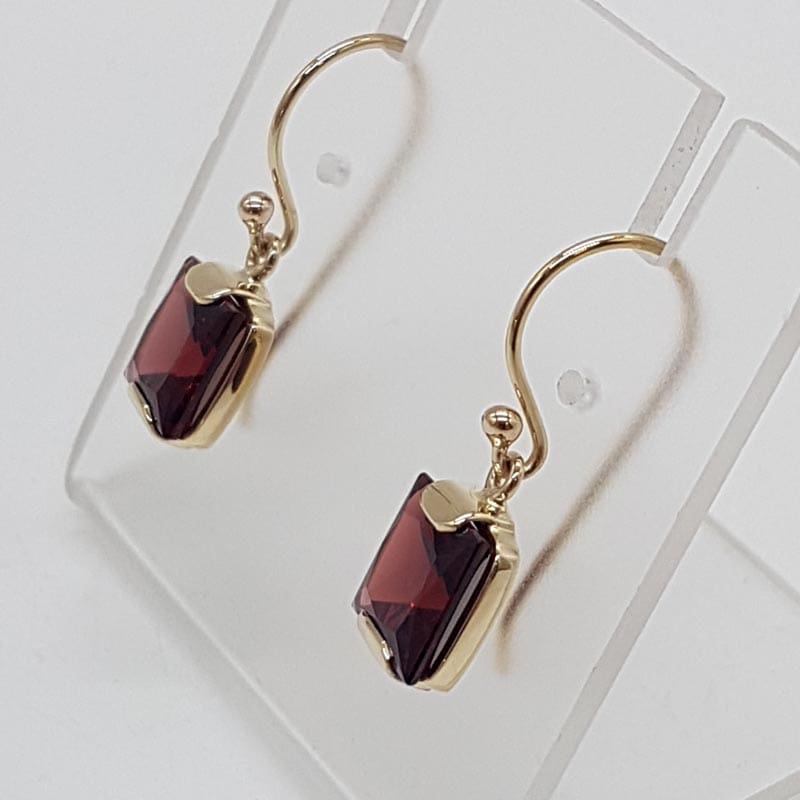 9ct Yellow Gold Garnet Square Drop Earrings
