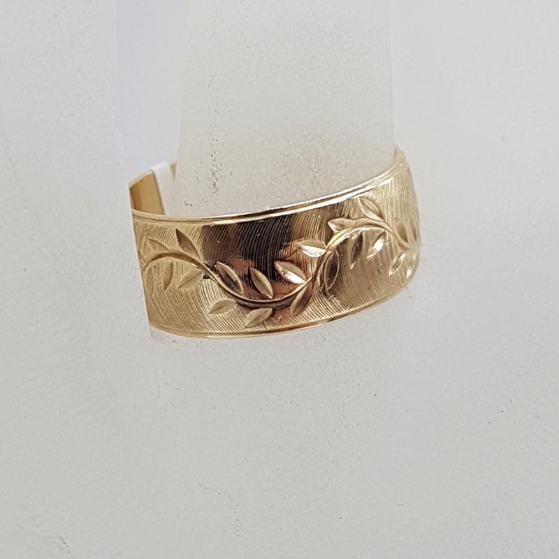 9ct Yellow Gold Wide Matte and Shiny Finish Leaf Design Band Ring - Wedding Ring / Dress Ring - Antique / Vintage