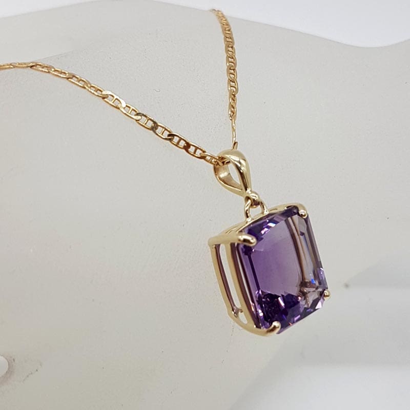 9ct Yellow Gold Rectangular Claw Set Amethyst Pendant on Gold Chain
