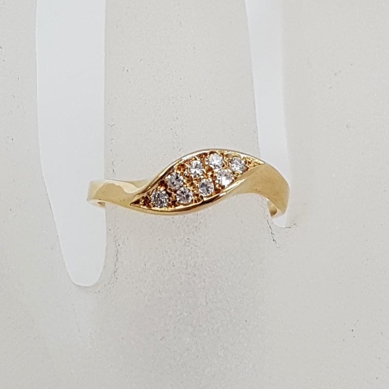 18ct Yellow Gold 8 Diamond Twist Wave Design Ring