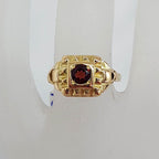 18ct Yellow Gold Round Garnet in Square Ornate Design Ring - Antique / Vintage