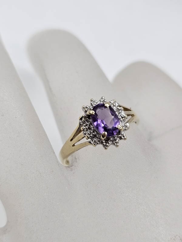 9ct Yellow Gold Amethyst and Diamonds Oval Cluster Ring