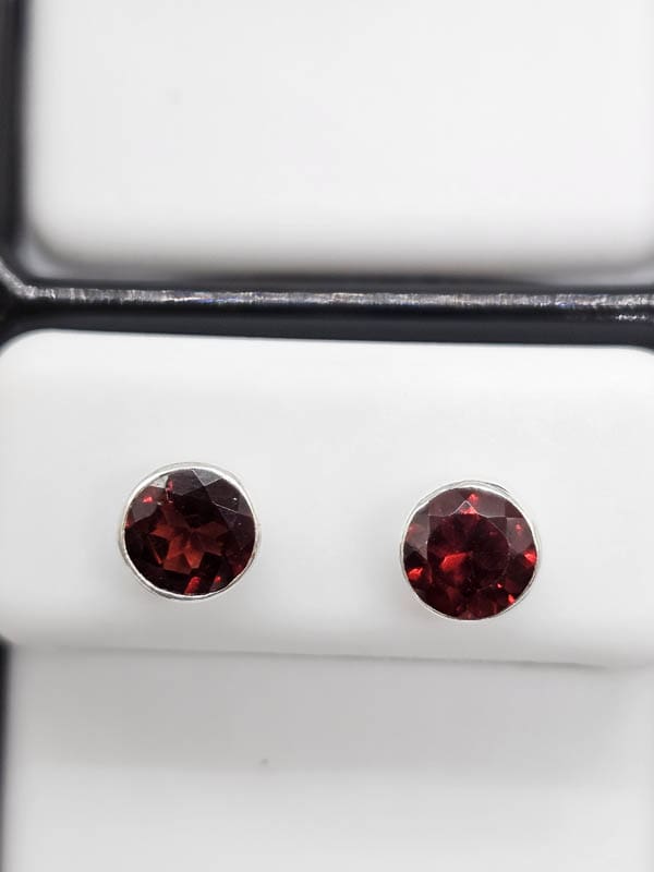 Sterling Silver Garnet Round Bezel Set Studs Earrings