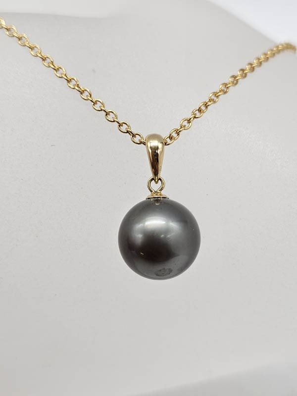 18ct Yellow Gold Black Tahitian Pearl Pendant on Gold Chain