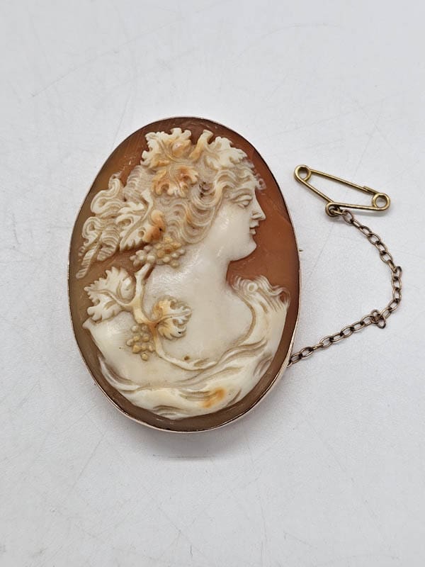 9ct Yellow Gold Cameo Large Very Ornate Ladies Head Brooch with Grape Leaf Design - Antique / Vintage