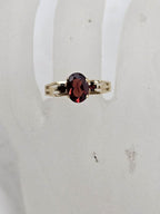 9ct Yellow Gold Garnet Oval with Round High Set Ring - Antique / Vintage