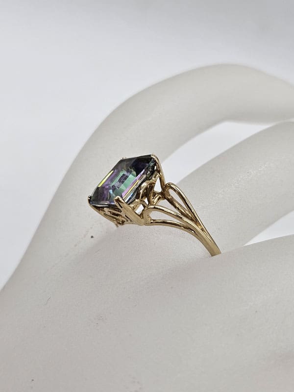 9ct Yellow Gold Mystic Topaz Quartz Rectangular Claw Set Ring