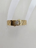 18ct Yellow Gold Diamond Set in Band with Pattern Ring - Gents Ring / Ladies Ring - Vintage